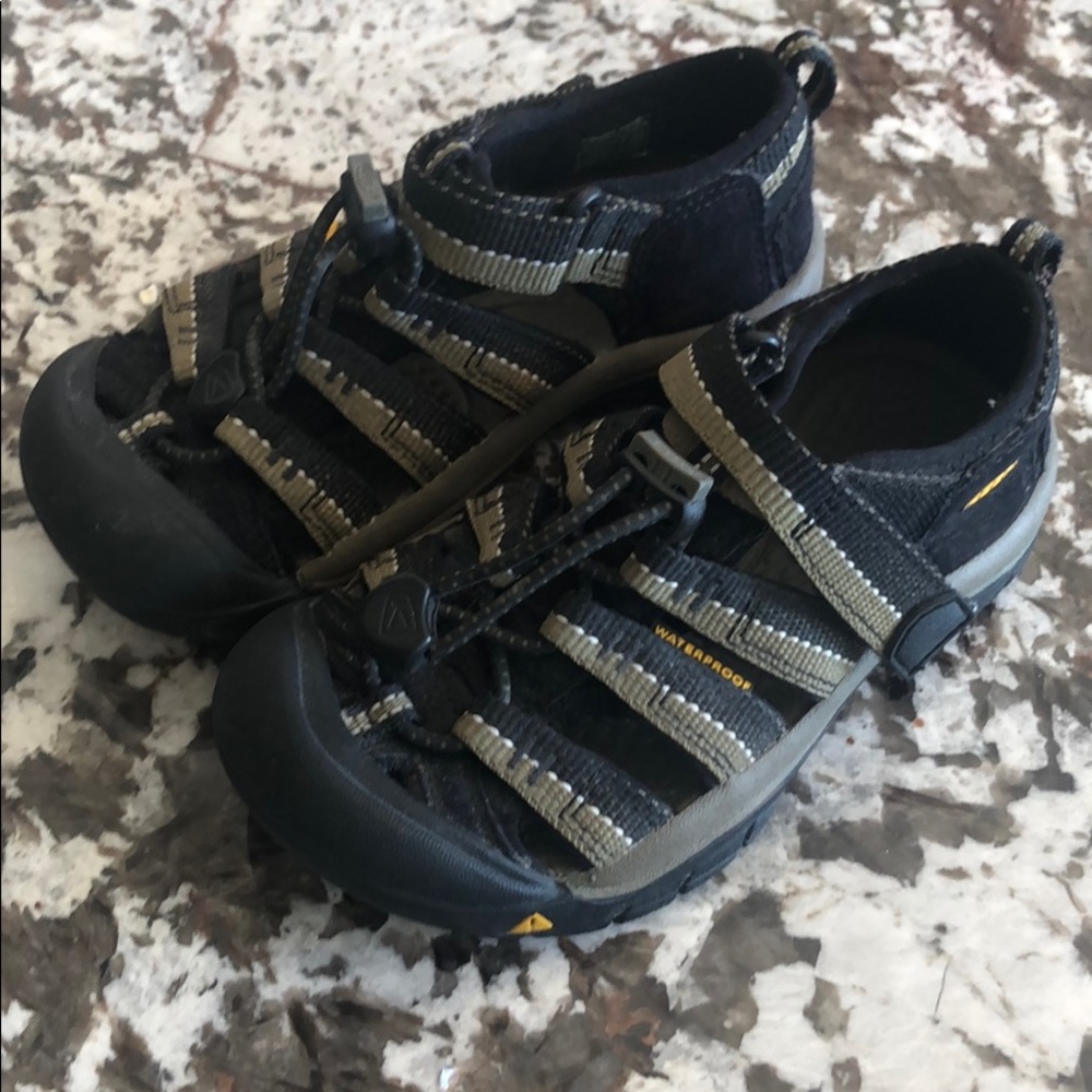 Keen Sandals- Amazing condition!